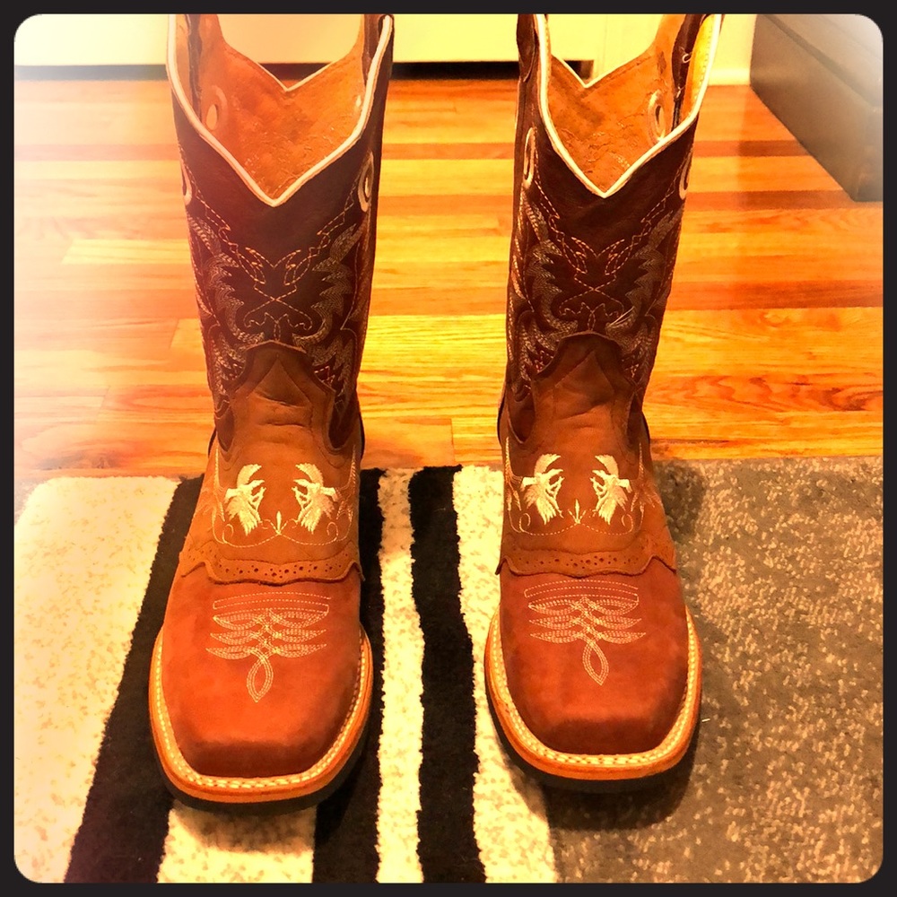 “Old Corral Cowboy Boots”